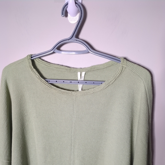 Anthropologie Nori Waffle Thermal Top Long Sleeve Oversized Sage Green Size Sm - Picture 3 of 9